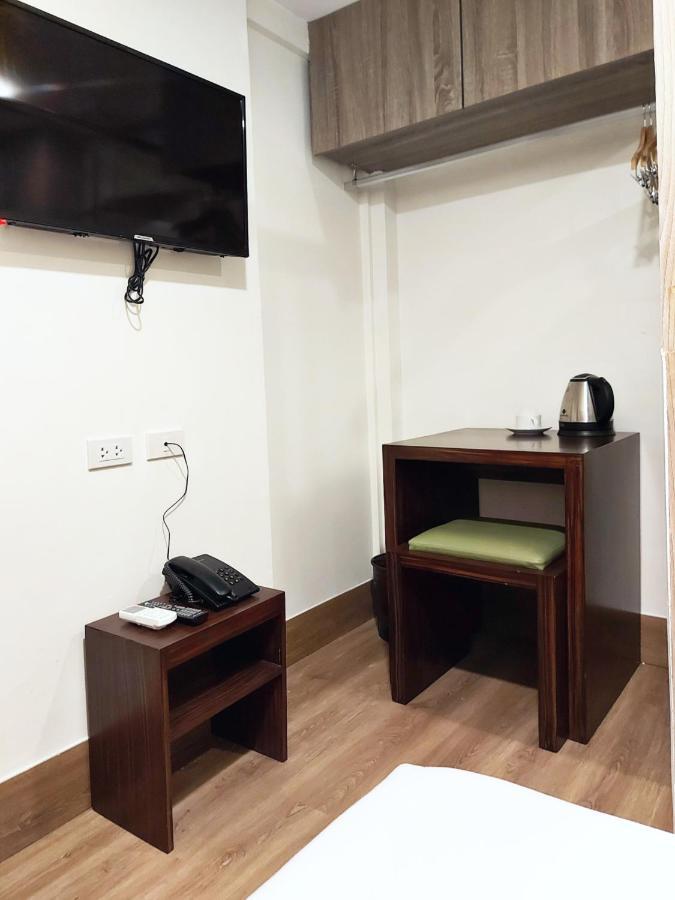 Anex Hotel Near Us Embassy Manille Extérieur photo