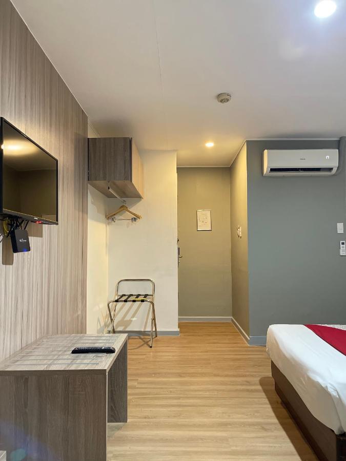 Anex Hotel Near Us Embassy Manille Extérieur photo