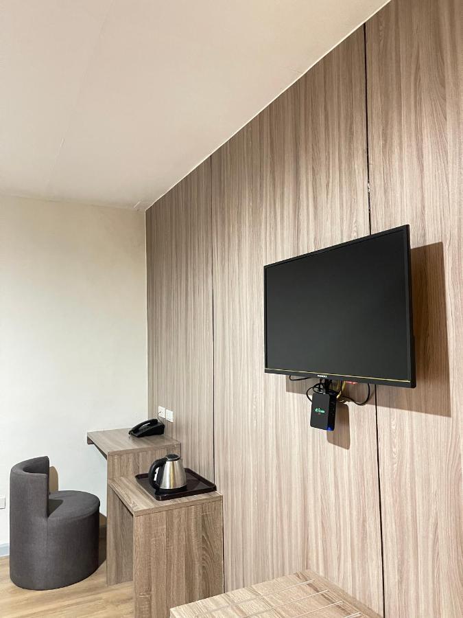 Anex Hotel Near Us Embassy Manille Extérieur photo